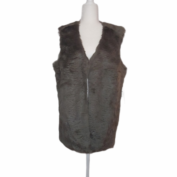 NWT Tribal Faux Fur Classic Vest - Picture 2 of 9